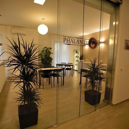 Phalanthos Taranto Exterior foto
